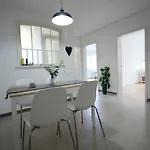 Casa Schilling- 2,5 With Balcony Near Hospital,