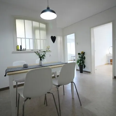 Casa Schilling- 2,5 With Balcony Near Hospital,