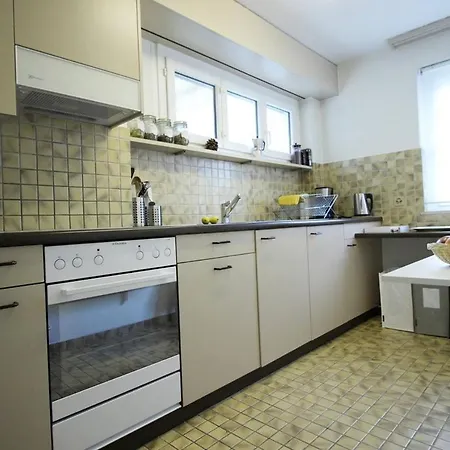 Appartement Casa Schilling- 2,5 With Balcony Near Hospital,